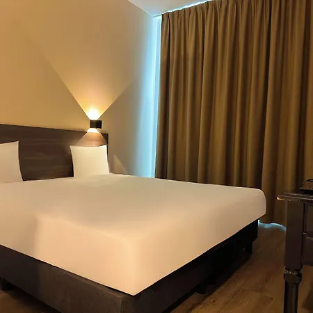 Hotelux Amsterdam Airport فندق هوفدوربْ