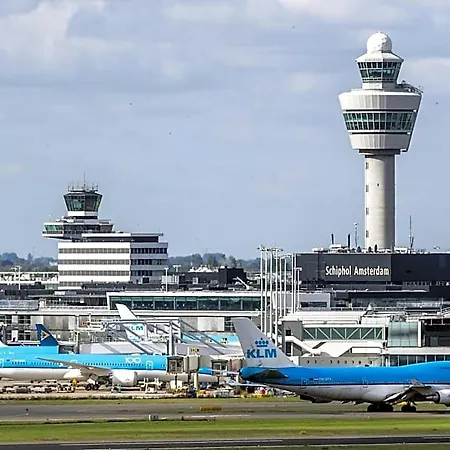 Hotelux Amsterdam Airport Hotel 3*