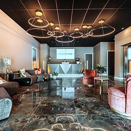 Hotelux Amsterdam Airport 3*