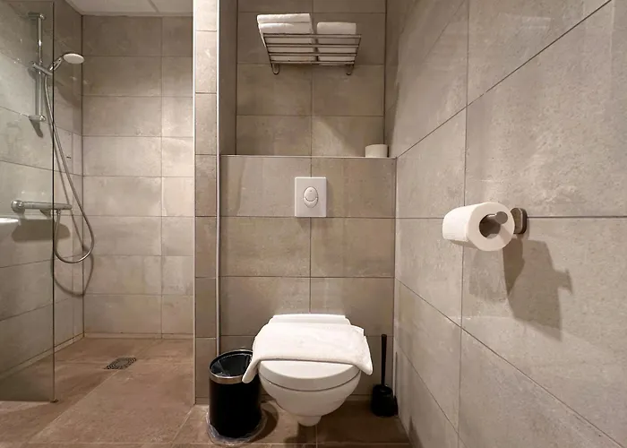 Hotelux Amsterdam Airport Hotel 3*