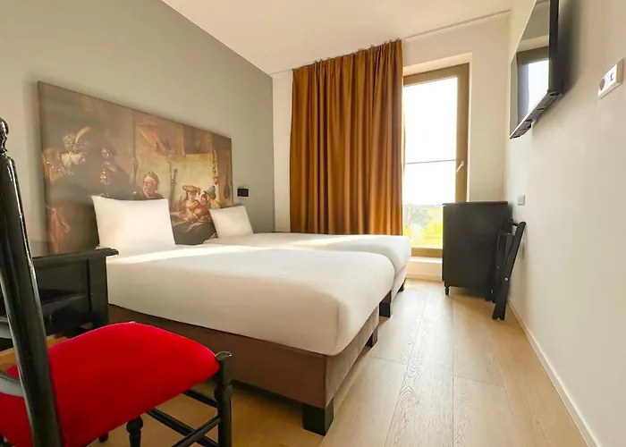 Hotel Hotelux Amsterdam Airport 3*