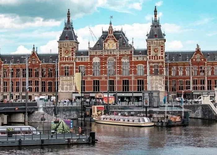 Hotelux Amsterdam Airport Hotel 3*